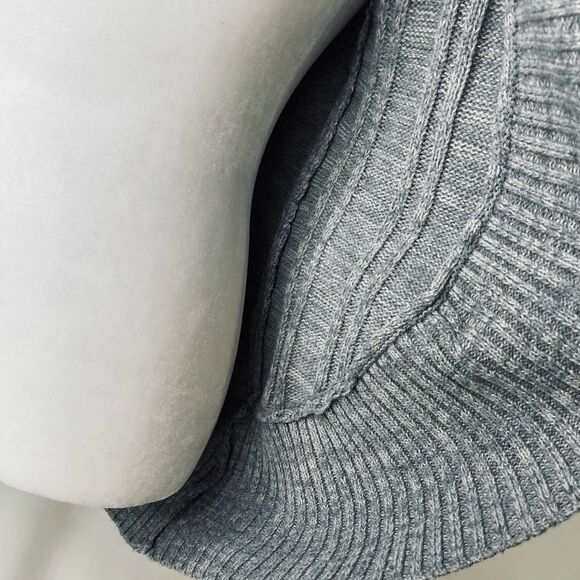 J&H Sweater Cardigan Size XS/Small, 1 button closure Grey - Picture 14 of 17